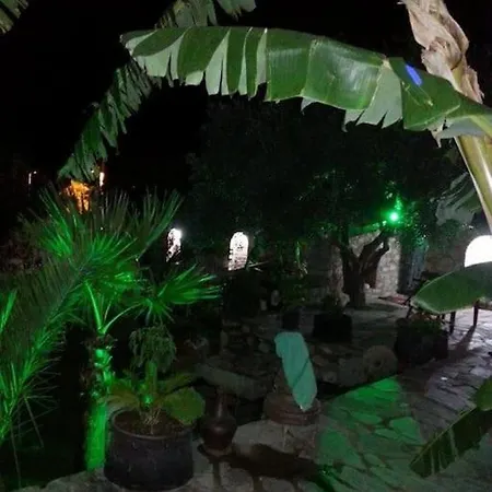 Karameşe Taş Ev - Karameşe Stone House Tatil Evi *