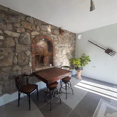 Karameşe Taş Ev - Karameşe Stone House * Selçuk