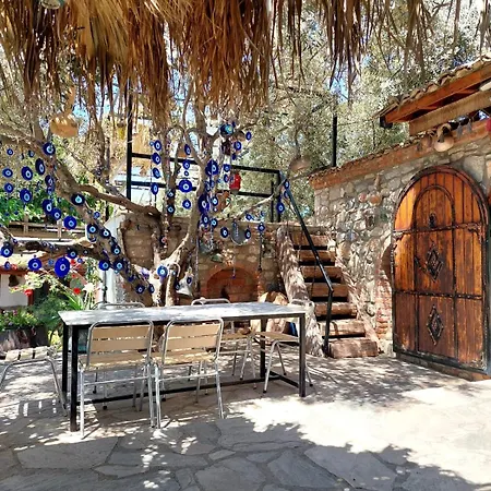 Karameşe Taş Ev - Karameşe Stone House Tatil Evi *